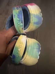 Crocs Tie Dye Clogs Blue Fleece Lined Crocs Toddler Size 7C Frozen Jibbits EUC