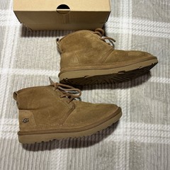 UGG K Neumel II Chukka Chestnut Suede Boots Kids Size 4