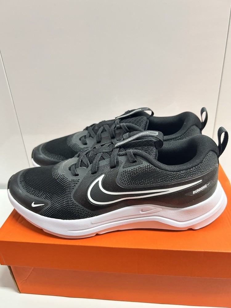 Nike Cosmic Runner GS Black White Mesh Unisex Kids Athletic Sneakers 6Y
