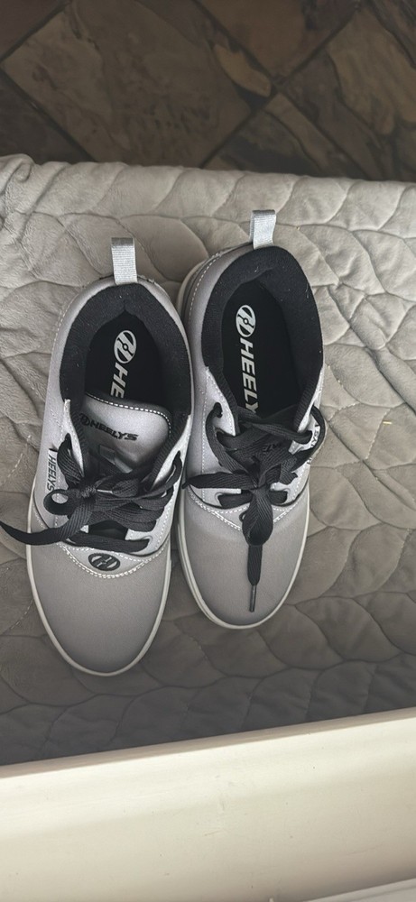Heelys Propel 2.0 Gray/Black Low Top Lace-Up Wheeled Sneakers Kids US 2