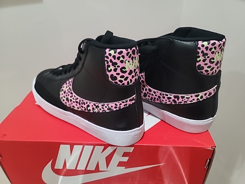 Nike Blazer Mid Gs Black /Pink Rise- Barely Volt Noir, Rose Du Matin 6.5 (Y)