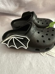 Crocs Classic Kids I am Bat Clog Black – US J1 New With Tags & Hanger Glow Bat
