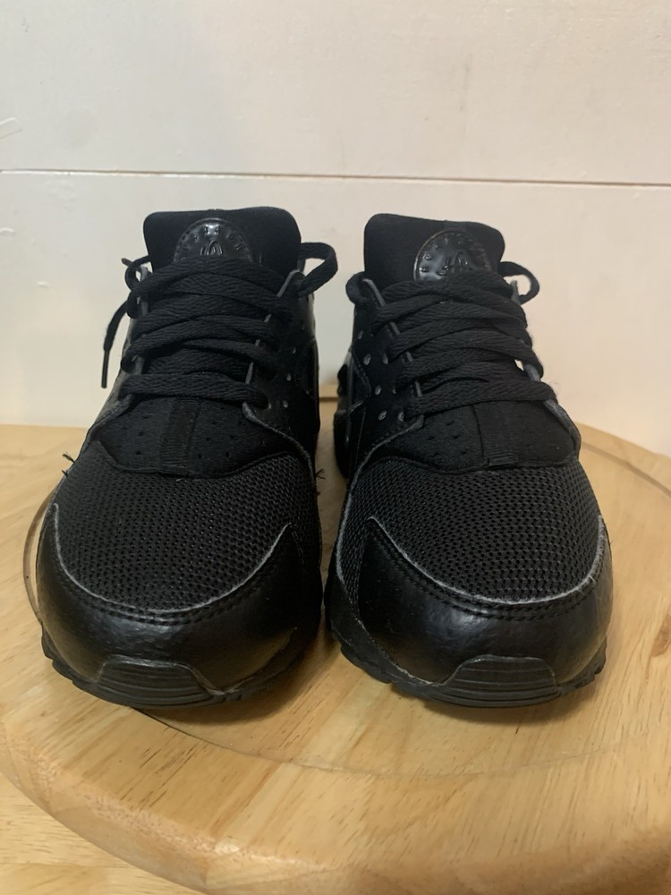 Nike Air Huarache Run Low Triple Black Youth Size 7 ** No Box**