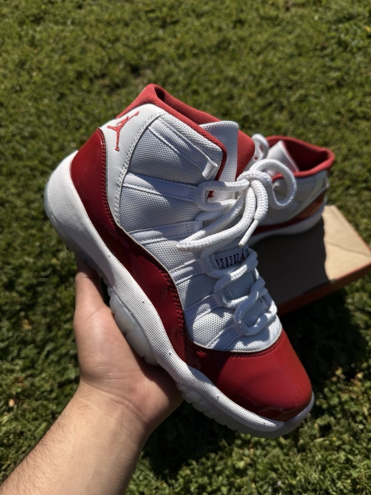 Jordan Air Jordan 11 Retro GS White Red Athletic Sneakers Unisex Kids 6Y