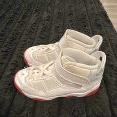 Jordan Mid Top Sneaker White/Red Hook & Loop Strap Logo Unisex Kids US 10c