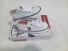 Brand New Peanuts (Snoopy) Low Top Kids Shoes US size 8c