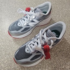 New Balance 990V6 ‚Tinsel‘ TD Silver Gray Red White GC990DT6 5.5Y