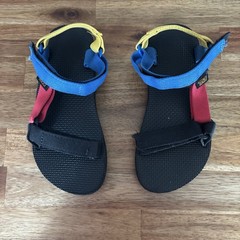 Teva Original Universal Sandal Kids US Size 1 Multicolor Outdoor Play Summer