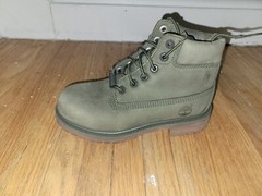 TIMBERLAND PREMIUM 6″ PREMIUM WATERPROOF BOOT DARK GREEN NUBUCK YOUTH 13.5