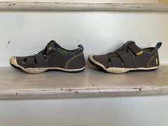Plae Sam Sandals Water Shoes Breathable Sneakers Youth Kids Boys Girls size 2