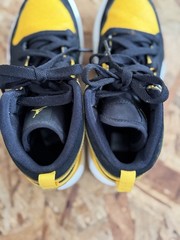 Air Jordan 1 Retro Mid BT “ 640735-035 Kids Black & Yellow Sz 13.5c