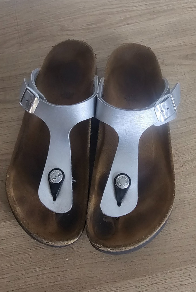Birkenstock Silver Gizeh Kids Sandals Cork Footbed Size 34