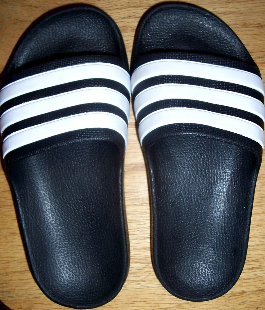 New Adidas Black/White Slides Comfort Kids Youth 12K US Sandals/Shoes w/No Tags