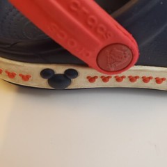 Crocs Mickey Mouse Disney Clogs Children’s 6-7Character Blue Red Strap