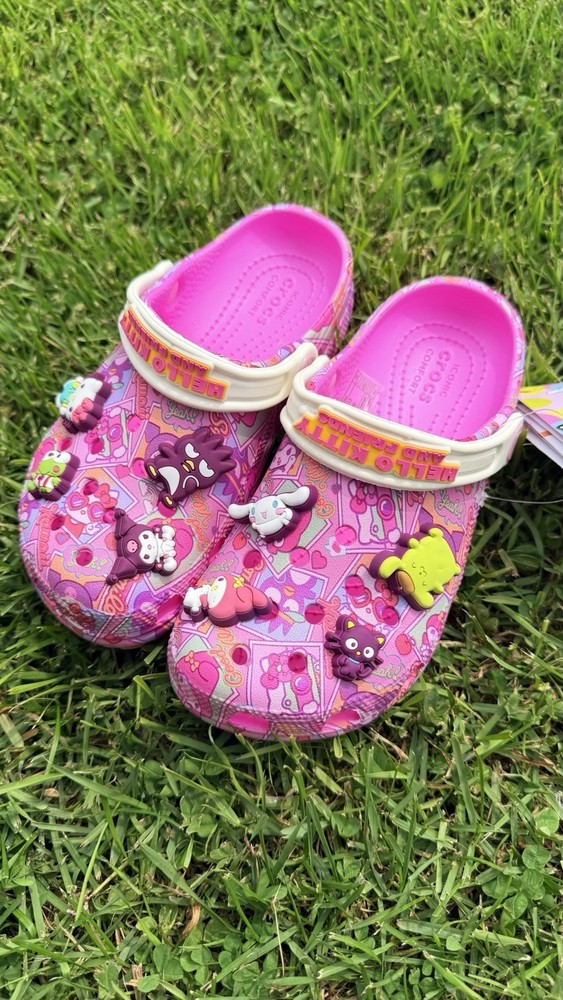 Hello Kitty 👣friends 🔥 Crocs classic clog With Tags 🏷️ 13 child 🧒🏻…
