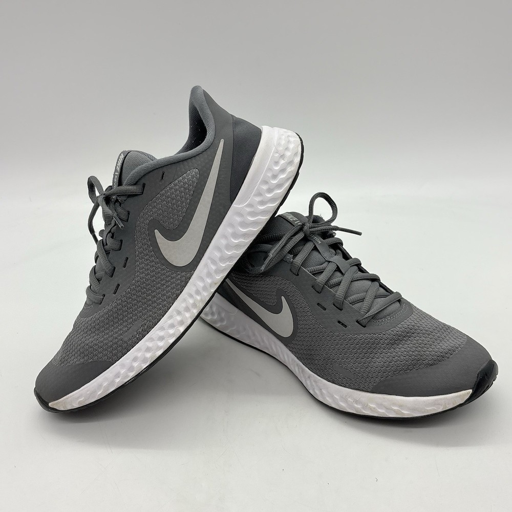 Nike Revolution 5 Cool Grey Lightweight Running Shoes BQ5671-004 Youth Size 7Y