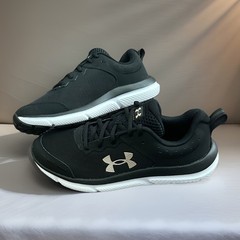 Under Armour Charged Assert Running Shoes size 6.5Y/Women’s 7.5/8, Black +Silver