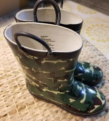 Austin Trading Co Real Tree Camouflage Rain Boots Rubber Shoes Youth Size 2