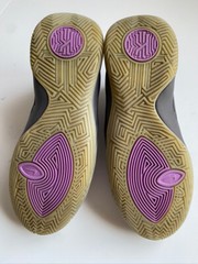 Nike Kyrie Flytrap 2 GS ‚Grey Violet‘ Size 7 Youth Girls Size 8.5 Grey Purple 