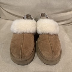 UGG FUNKETTE SLINGBACK SLIPPER ‚CHESTNUT‘ (kids). 1130395K. Size 6.