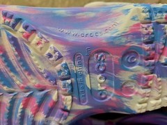 NWT Crocs Kids Classic K Marbled Clog – Colorful, Size J6
