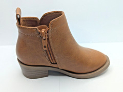 Children’s boots, classic boots, non-marking sole, reliable boots.
