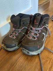 Children’s Vasque Hiking Boots, Brown Suede, Great Condition Size 11