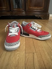 Size 5 (GS) – Jordan 3 Retro SE Mid Unite