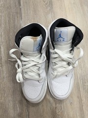 Nike Air Jordan 1 Retro Mid GS ‚Legend Blue‘ UNC 554725-127 Sz 4.5Y Women’s 6