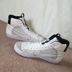 Size 6.5Y (GS) – Nike Blazer Mid 77 SE White Rush Maroon White Gray Black