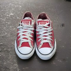 Converse All Star~Classic Low Top Double Tongue w/ Stars Sneakers Girls Size 4