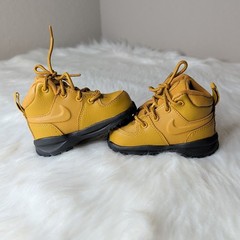 Nike Manoa LTR Boots Kids 5C Wheat Black BQ5374-700 Mid Top Leather Sneakers
