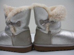 Girls 4 M UGG Bailey Button Metallic Silver Boots Sheepskin Shearling Fur Winter