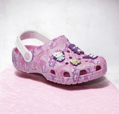 crocs hello kitty Crocs classic clog With Tags Black c8 child Fast Shipping.