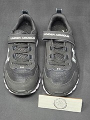 UA Assert 9 AC Boys Size 2.5 Black White Running Shoes Sneakers 3024635-001 NBY