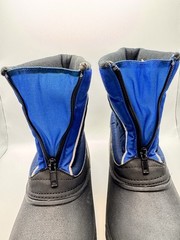 Arctic Shield Kids’ Waterproof, Insulated, Snow Boots Size 6, SEE PHOTOS!