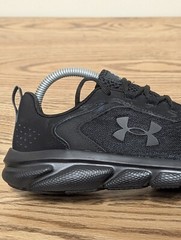 Under Armour Unisex Charged Assert 9 Black Sneakers Running Size 6Y