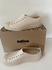 Native Jefferson Bloom Shoes Bone White Shell Speckles J6 Kids Women’s 8
