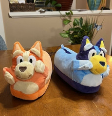 New Licensed Character Unisex Kid’s Plush Slip-Resistant Slipper „Bluey“