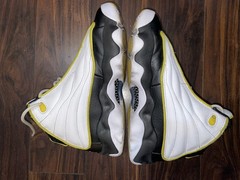 Jordan Jumpman Youth Sneaker Bundle – Size 5Y + FREE Bonus Basketball Scrapbook!