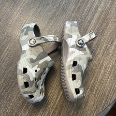 crocs youth size 2. Camouflage Print.