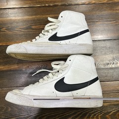 Nike Blazer Mid 77 White With Black High Top Sneakers Youth Size 5
