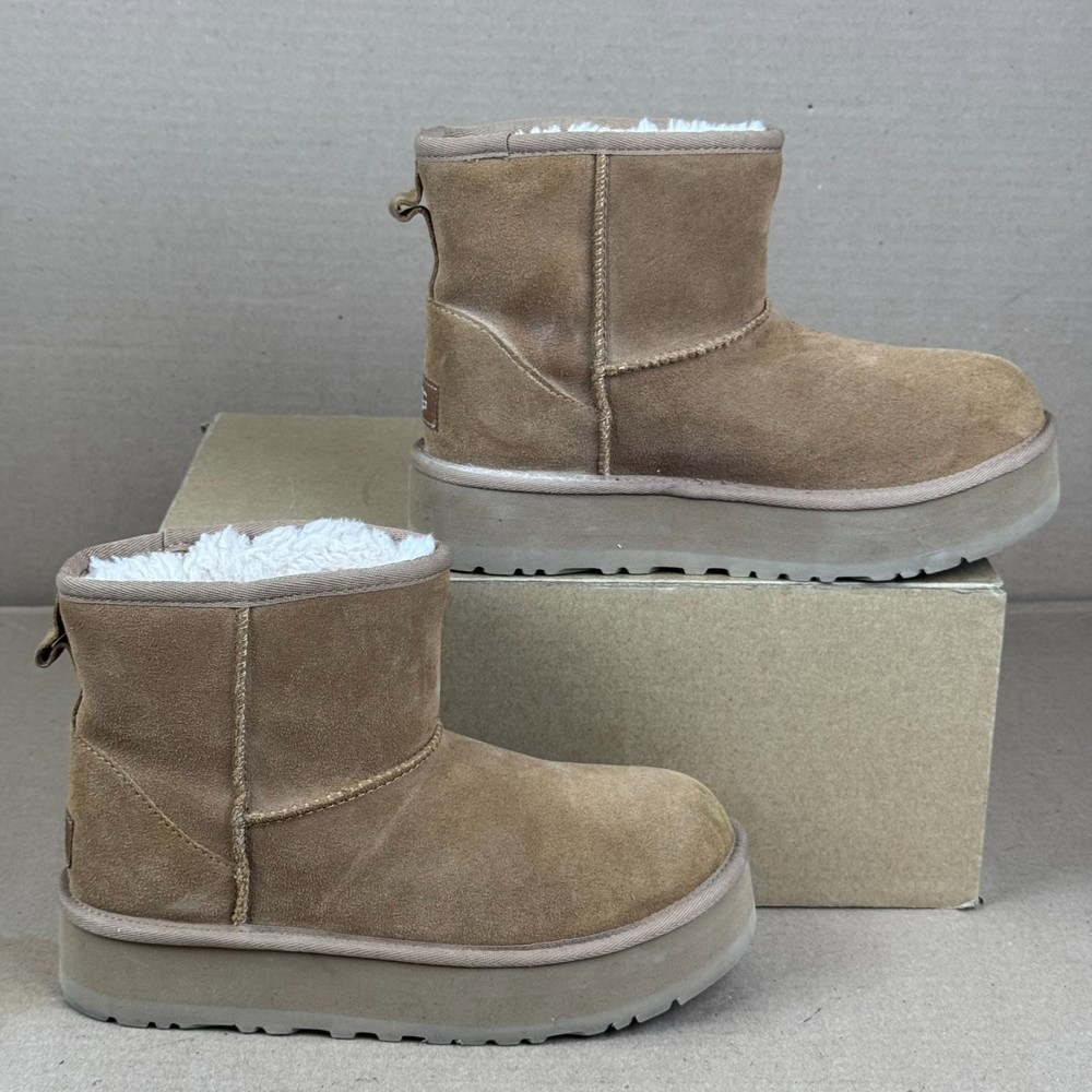 UGG Classic Mini Platform Boots Chestnut S/N 1143700K Kids 5 / Women’s 7