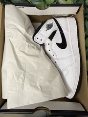 Nike Air Jordan 1 Mid GS White Black Youth Size 4.5Y DQ8423-132 New in Box