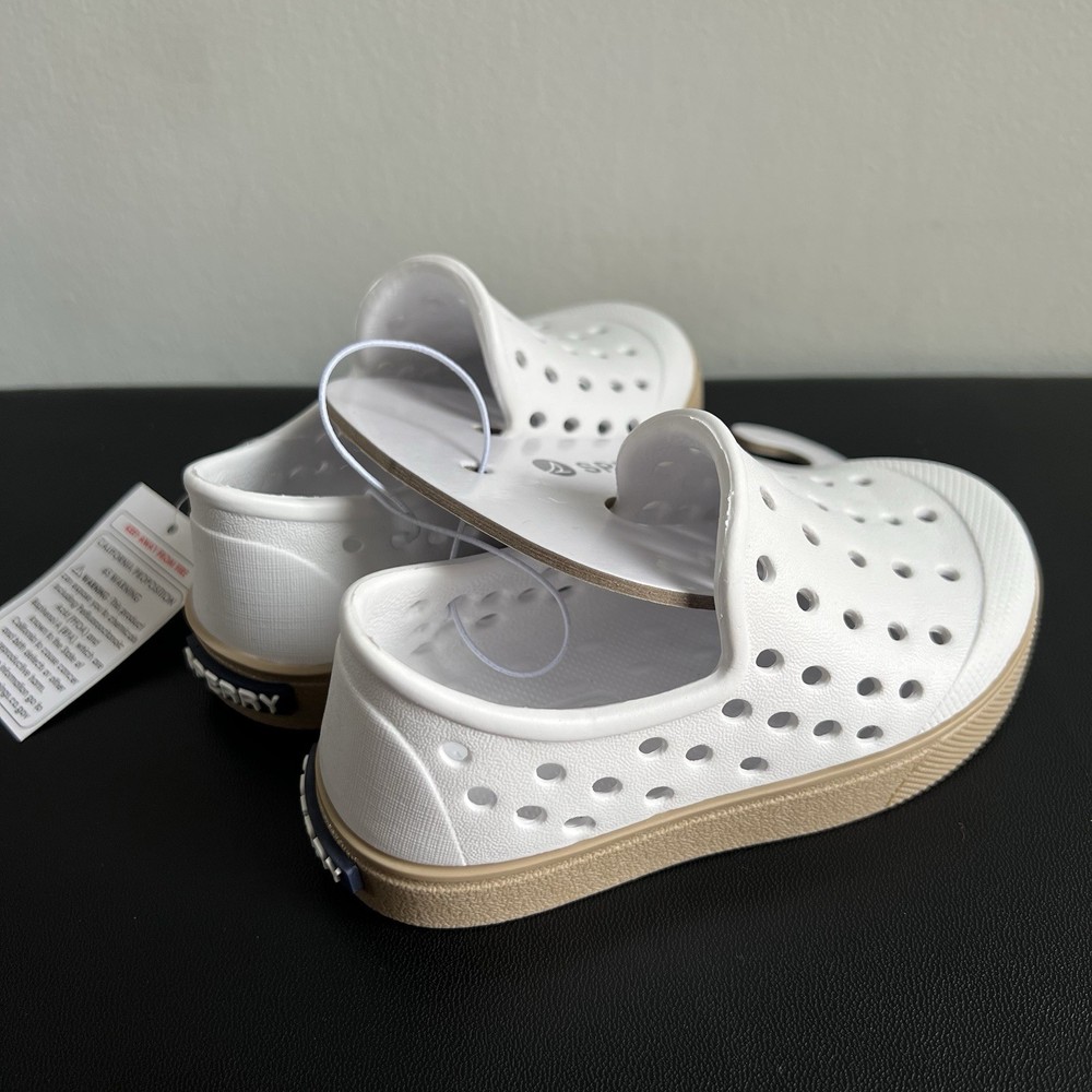 Sperry Kids Size 5 White Slip On Water Shoes NWT