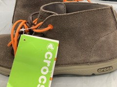 Crocs Thompson Desert Boots Brown Suede Chukka Shoes Kids Size M7 Big Kid
