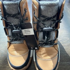 Sorel Youth Whitney III Mid WP. Insulated And Waterproof Snow Boots. Size 3. NWT