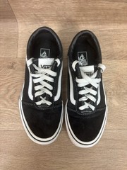 VANS Old Skool Black & True White Big Kids Shoes Size 3.5