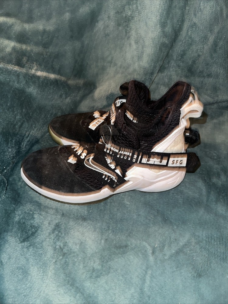 NIKE WTNS SFG Hook Loop Close SUEDE US 7Y UK 6 EUR 40 25 cm Black White Sneakers