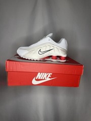 Nike Shox R4 (GS) Unisex Sneaker White/Black/Red 6Y/ 7.5W CW2626-102